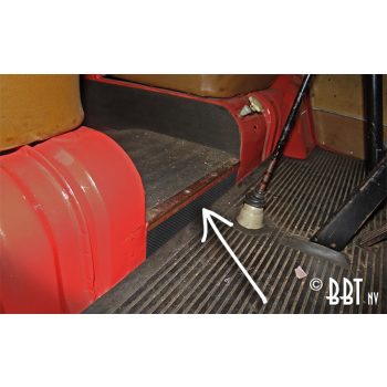   Rubber strip between the two front seats, under the passage, T2 -07/67