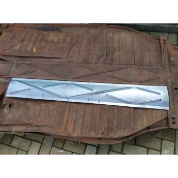   Alvázgerinc alsó javító lemez, 1280x174mm, Bogár/KG/Typ181 Gyári 2mm-es vastagságban.