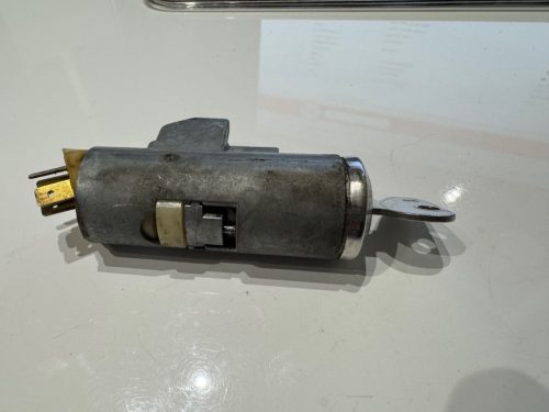 Gyujtáskapcsló mechanika és az elektromos betét egyben NOS, azaz új de régi, kompletten