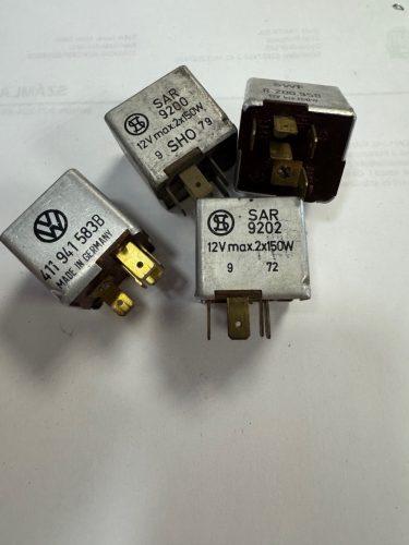 Fényváltórelé 150watt, használt, de van közte új is, 