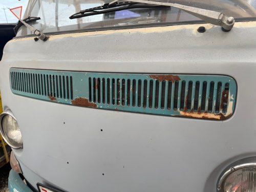T2 A buszhoz elsö grill rács a mögöttes müanyag rács-al, használt